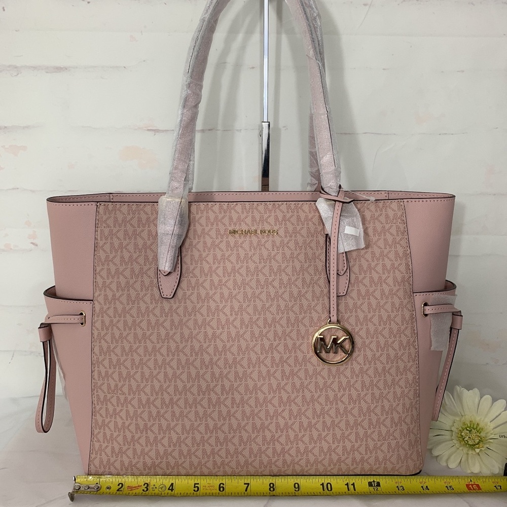 Michael Kors Gilly Large Drawstring Tote Set - Picture 2 of 9